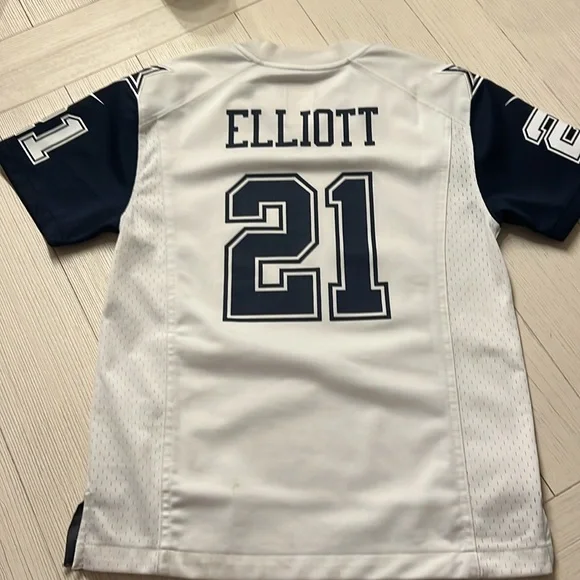 Dallas Cowboy Elliot Youth Jersey - Picture 2 of 6